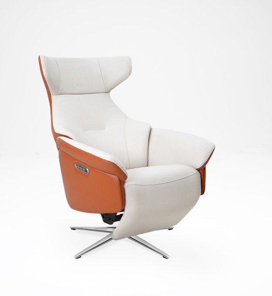 Kubrick Curve QuarterFront 2